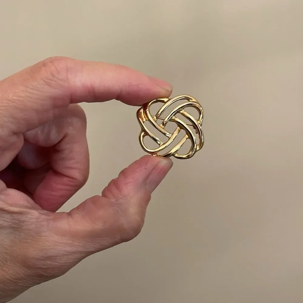 Vintage Woven Gold-tone Knot Pin - Brooch